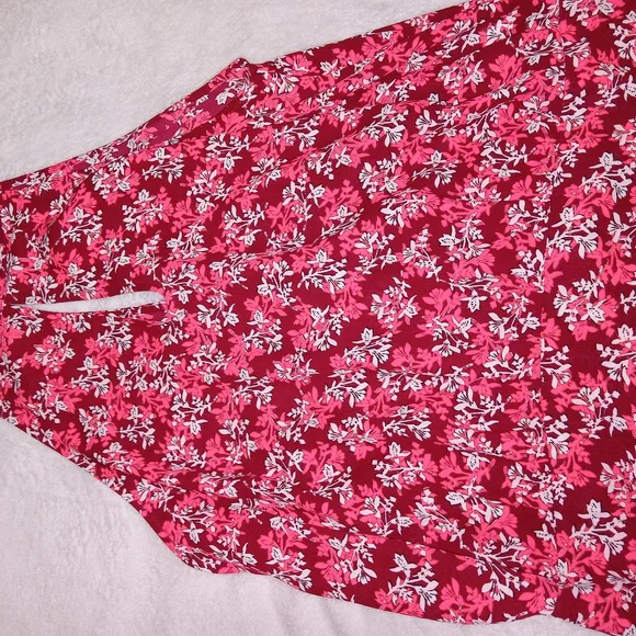 Express Red and White Floral Top - Picture 8 of 16